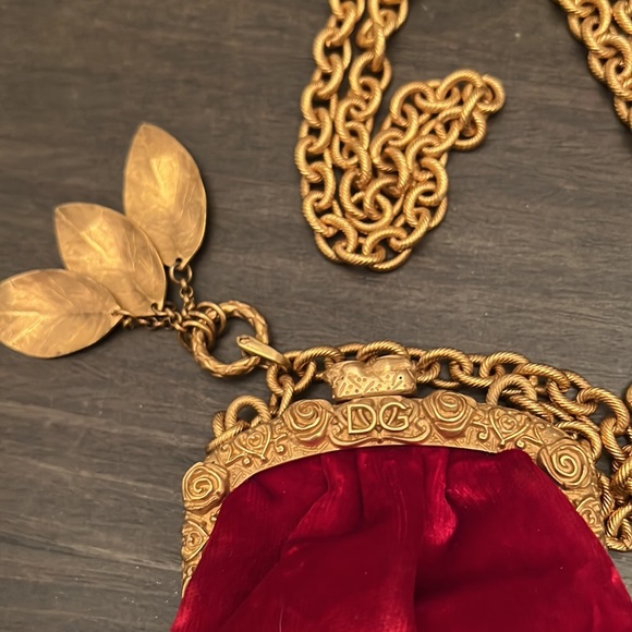 Dolce and Gabbana vintage coin bag. Authentic with original chain. - Picture 10 of 14